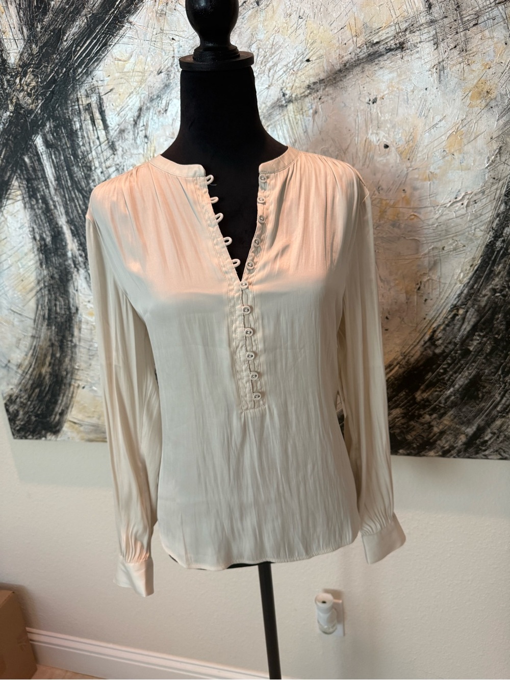 NWT Treasure & Bond Cream Button-Front Long-Sleeve Tunic Blouse